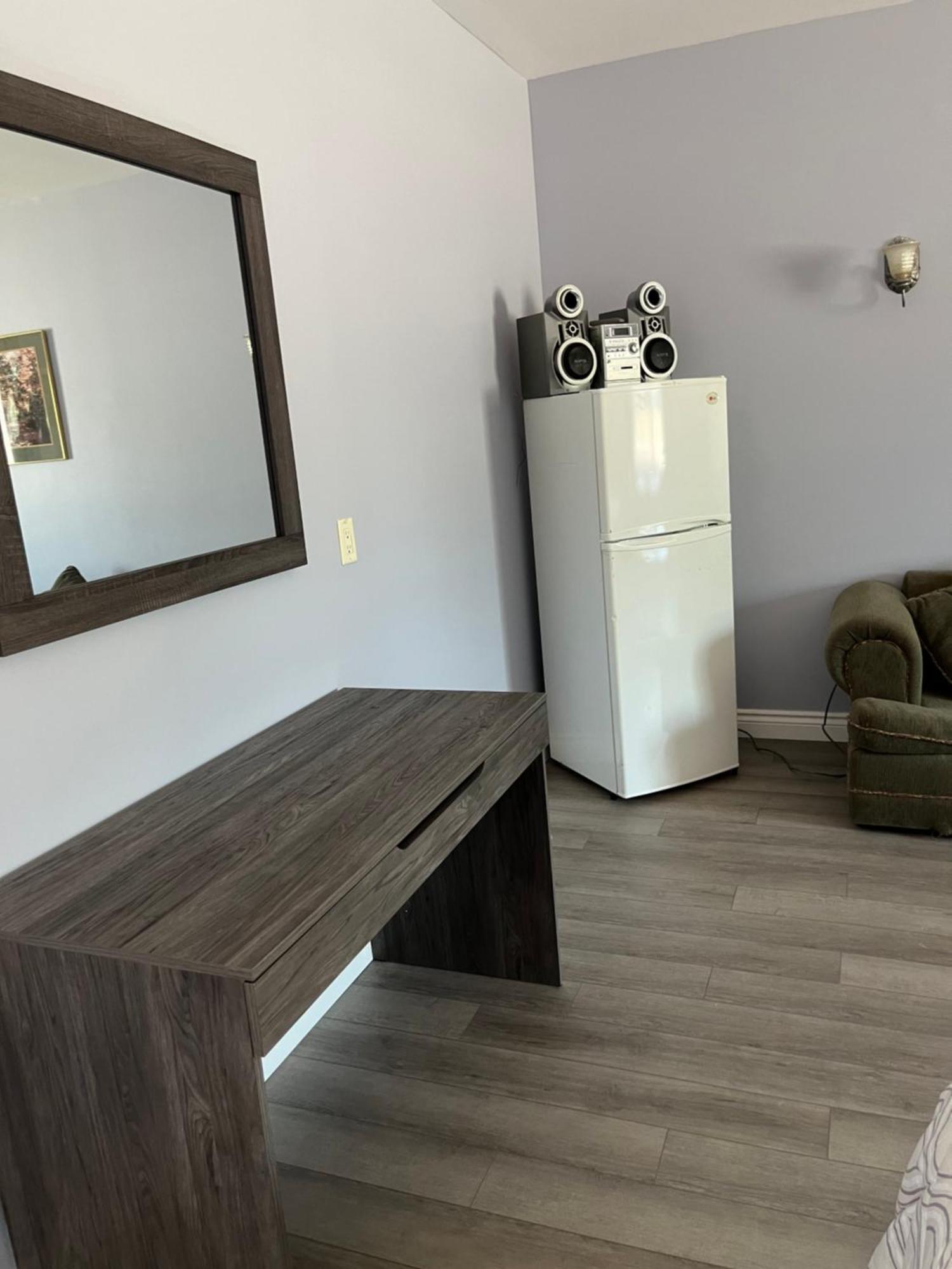 Motel La Siesta De Gascon Terrebonne Eksteriør billede