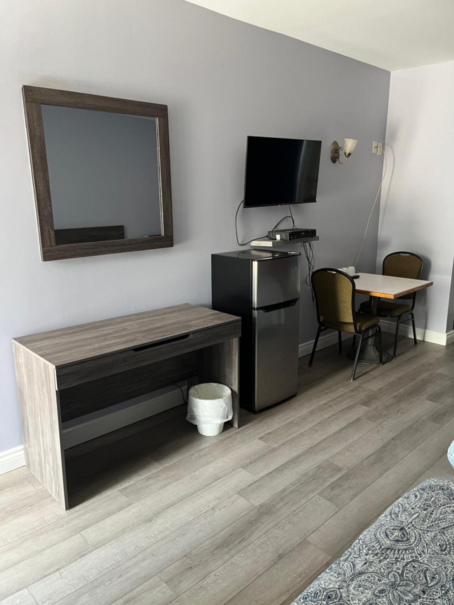 Motel La Siesta De Gascon Terrebonne Eksteriør billede