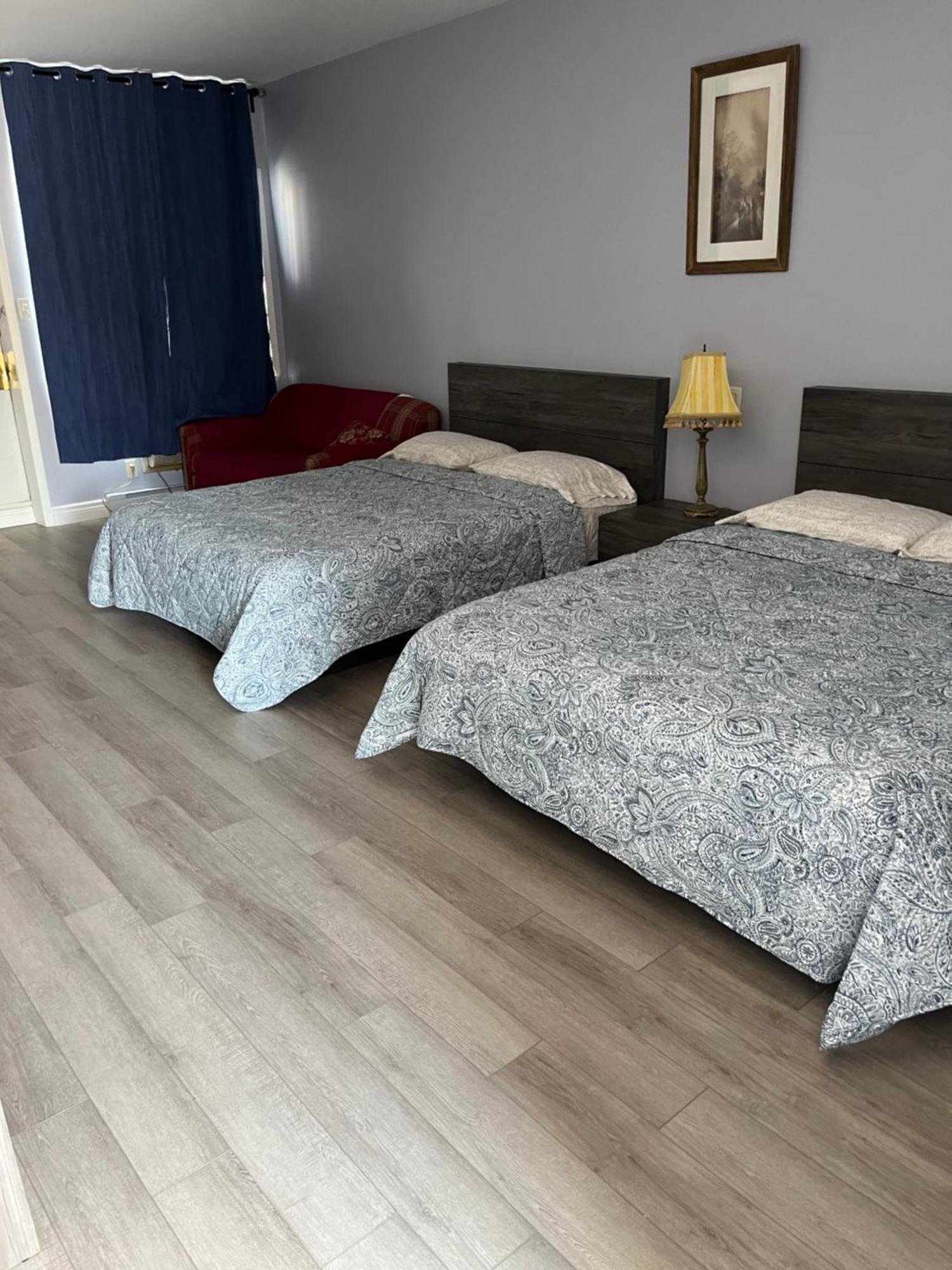 Motel La Siesta De Gascon Terrebonne Eksteriør billede