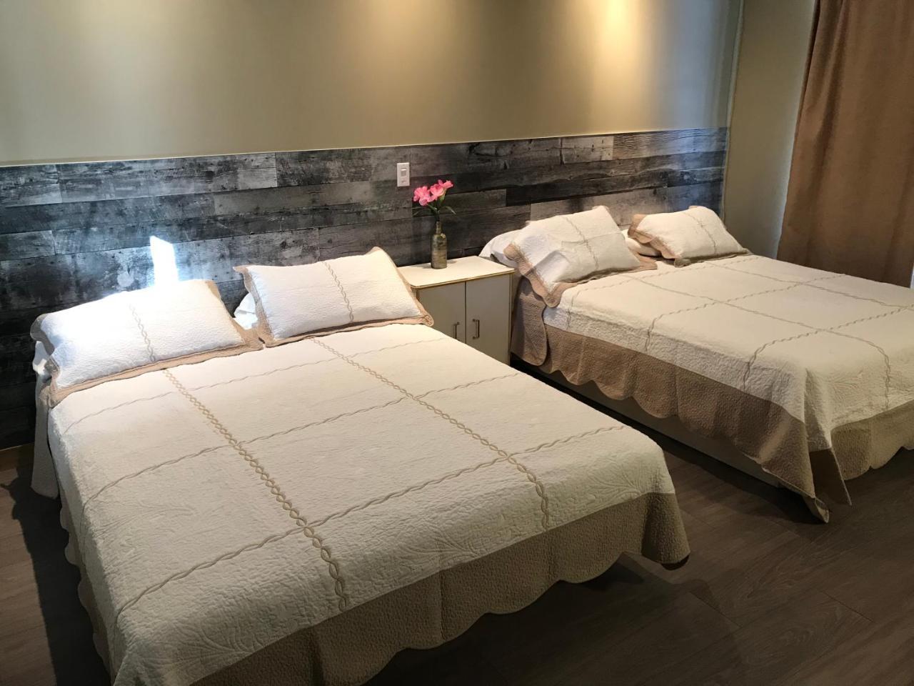 Motel La Siesta De Gascon Terrebonne Eksteriør billede